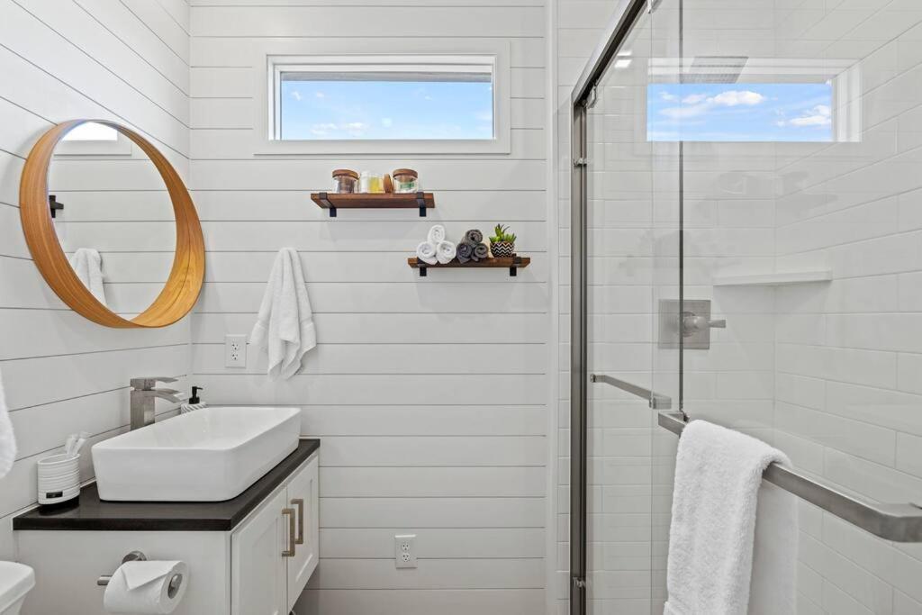New! The Texas Longhorn-Luxury Container Home Фредериксберг Экстерьер фото