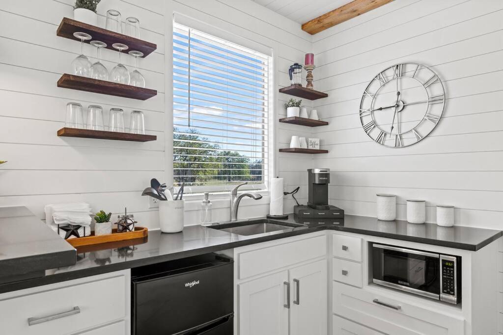 New! The Texas Longhorn-Luxury Container Home Фредериксберг Экстерьер фото